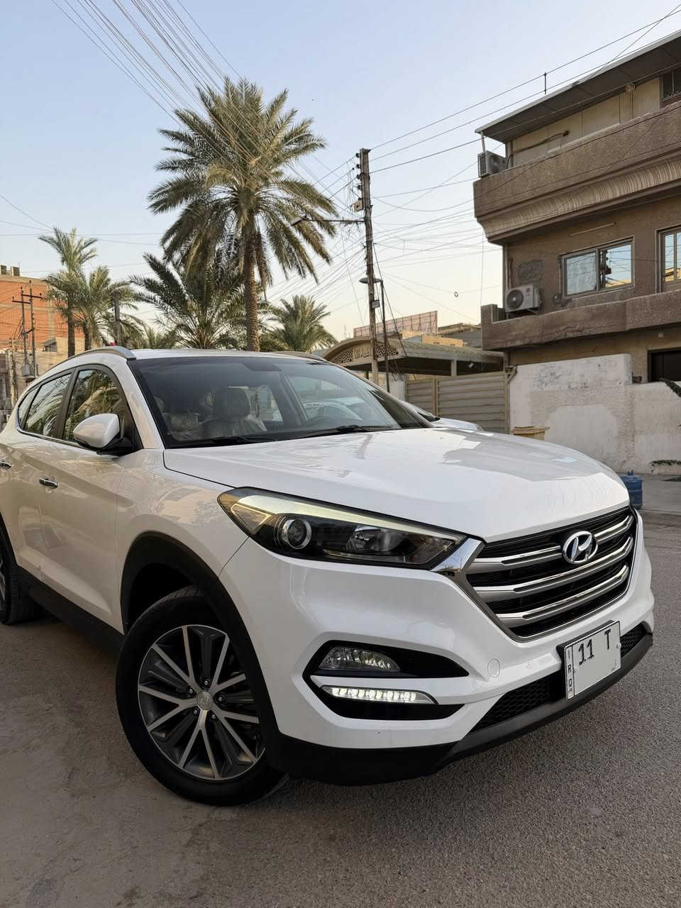 السلام عليكم
هيونداي توسان خليجي 2017  وكالة القلم السيارة ماشية 32 الف كيلو متر حقيقي شرط الفحص السيارة على ايد وحدة من الزيرو لحد الان منطلع بيها كلش قليل بحيث حداديتها مال شركة بعدها مملعوب بيها وجياست لشركة كلهن بيها 
مواصفات: 
كامرة خلفية
حساس خلفي 
لايت LED 
ويل كب كروم عدد 5 
مري شفط
اشاير مري
تحكم استيراً 3 جهات 
قطعتين تبريد
مسجل بلوتوث
لايت كهربائي يصعد وينزل
كير اوتو ماتيك
يدات نيكل
شباك نيكل
بردة خلفية
بلوجكتر 
كير اوتو ماتيك 
مراية اوتو دم عاكسة للضوء 
سبير المقدس منازل 
السيارة رقم جديد وسنوية جديدة لل31 وهزة جديدة كاملة مكملة مابيها نقص 
السيارة مكفولة كفالة عامة من الصبغ و البارد و الشخوط عدة صبغ شبرين من البنيد فقط ورصعتين بل باب لخلفي 
مكان السيارة بغداد البنوك 
والسعر : 180 وبيها مجال بسيط 
للاستفسار : ***********
