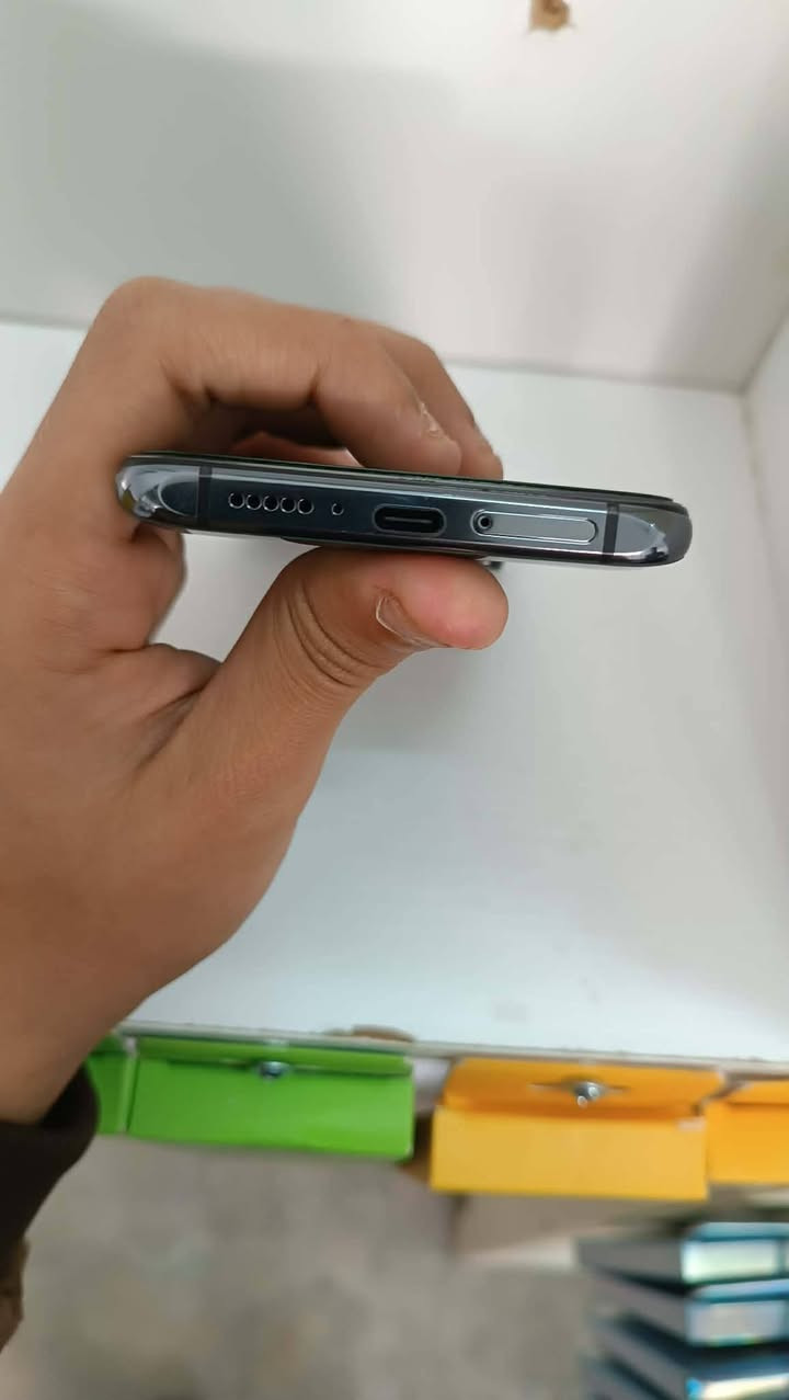 السلام عليكم
شاومي مي 10 تي
ذاكرة 128
رام 8
شاشة 144هيرتز 
نضيف نضافة 100% هوة وكارتونتة بس بدون ملحقات 
ببجي 90فريم 
خالي من آي عيب وكسور
السعر (175)
***********
مكاني كركوك قضاء الحويجة
متوفر توصيل لكل محافظات العراق
