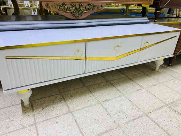 معرض زياد للاثاث المنزلي
عرض خاص ب 60 الف 
ميز بلازمه قياس 140 سانتيم 
يتحمل من 32 ليحد 60 حجم 
تكريت شارع الزهور خلف افران الكرخ لستفسار نتصال *********** حمودي
