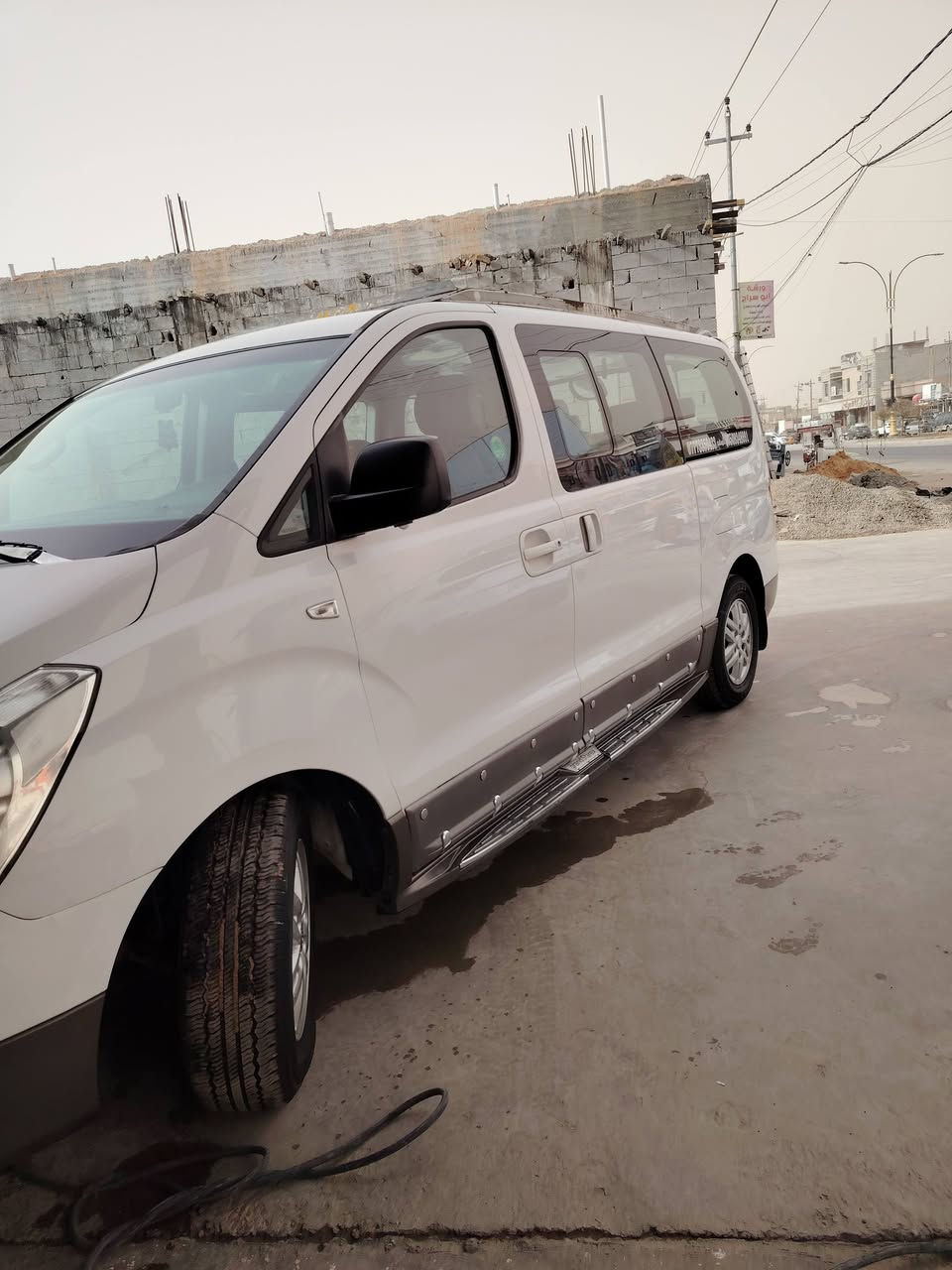 18ادبلوو اصل سياره  بيها جاملغين خلفي  رش كوريا فقط+بالعراق جاملغ امامي معدل بارد مكينه بلاديه  حداديه وتخم تاير جديد سياره جاهزه للشغل كبل مصفره هيئه وضريبه  رقم بابل  معروضه ٢٤٠ وبيها مجال *********** *********** مكان السياره الفلوجه
