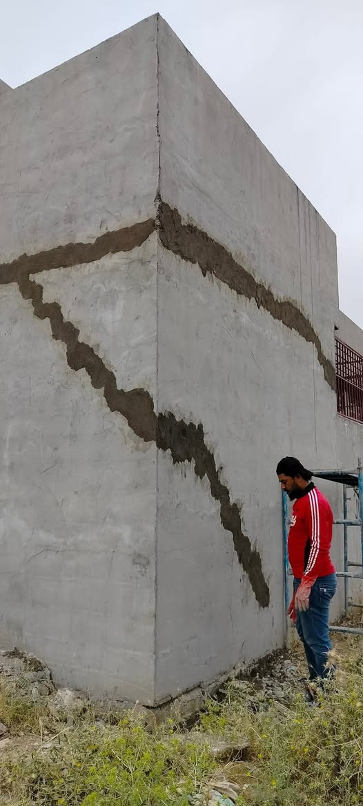 كل عام وانتم بالف خير 
مستعدين للهدم والترميم كافة المنازل
معالجه الرطوبه  والتشقق الجدار وكل مايخص البناء والترميم  
كارد متوفر على مدار 24ساعه 
***********
***********
