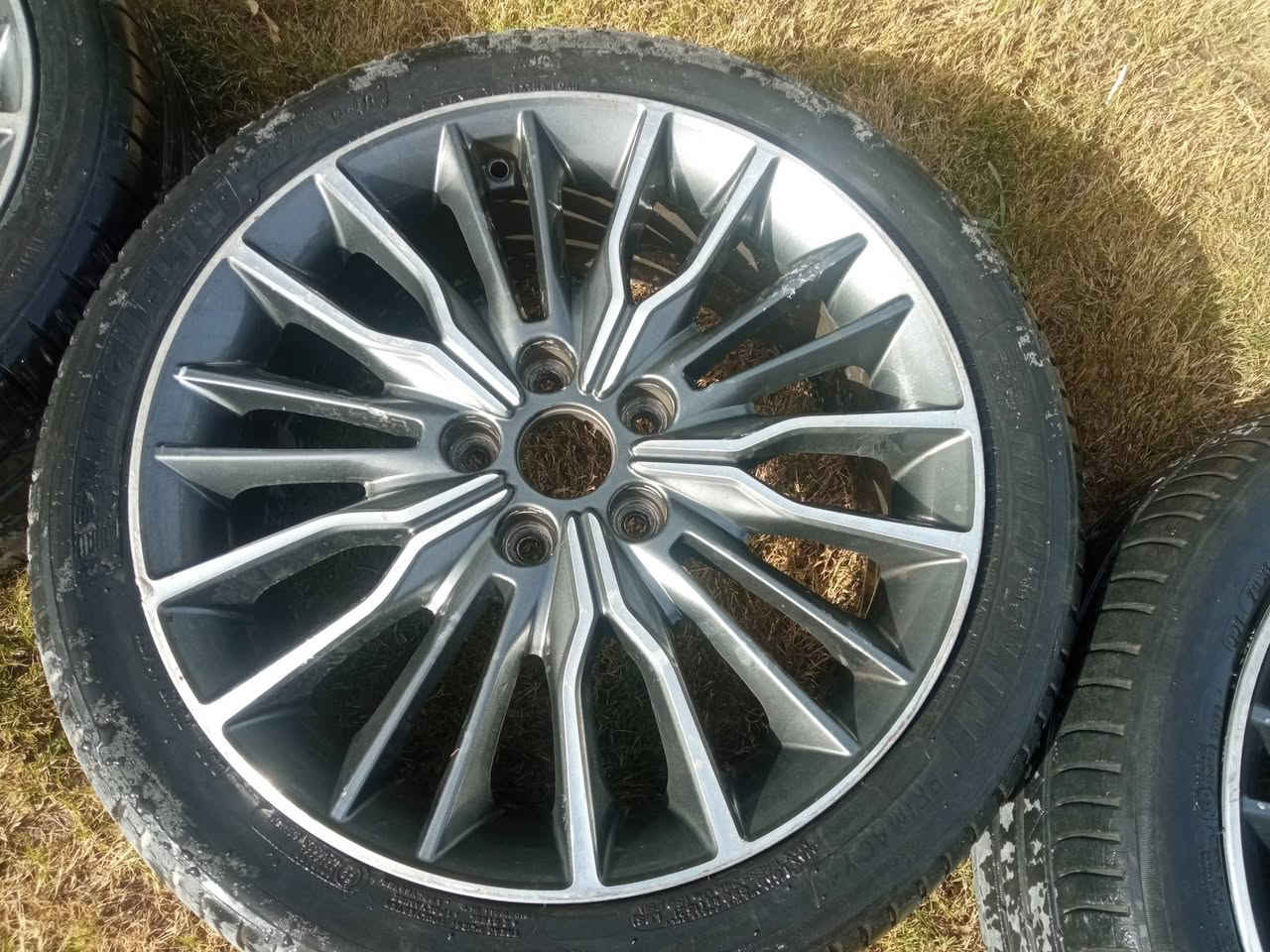 السلام عليكم وين النترا 17 حجم التاير 18 على كل سياره يصير رياضي السعر 500بي مجال ***********
