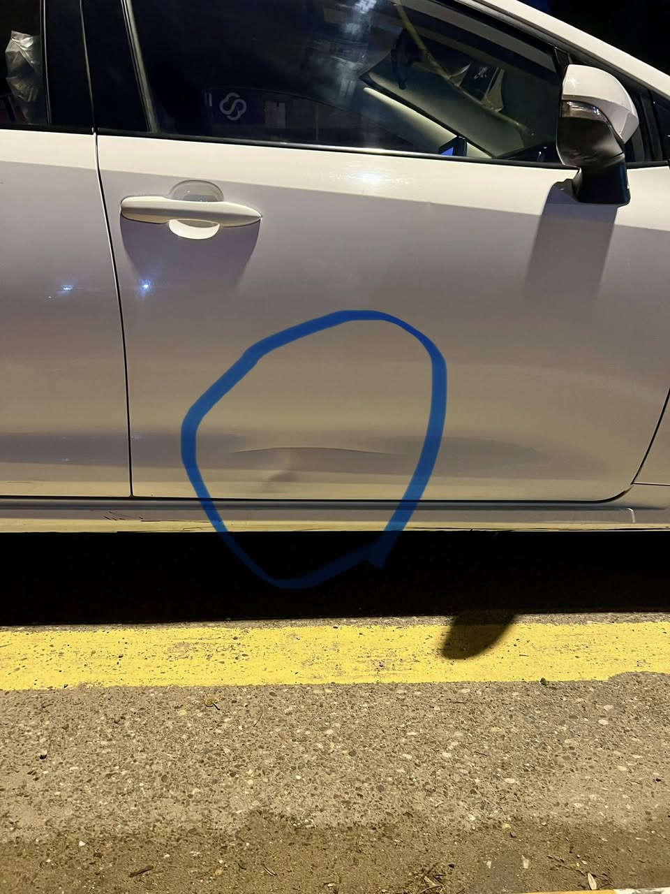 كورلا 2022هايبرد شكل الخليجي  📍⚜️

مكفوله كفاله عامه من من الصبغ و البارد و التبديل  بيها حادث موضح بلصور حادث بسيط 

ماشيه٨١ الف  فقط 

 مرقم كامل رقم بغداد  تحويل ثاني يوم بسمي 

نص فول مواصفات 

البصمه تشغيل وبصمه أبواب 

اوتو هولد 

سايد بريك بصمه 

انضمه قياده نورمال -ايكو - سبورت 

شاشه ديجيتال 

شاشه اعطال 

جام أربعه اوتو 

مثبت سرعه 

تحديد مسار 

رادار امامي 

القياده الاليه 

السعر 128 
العنوان بغداد
***********
