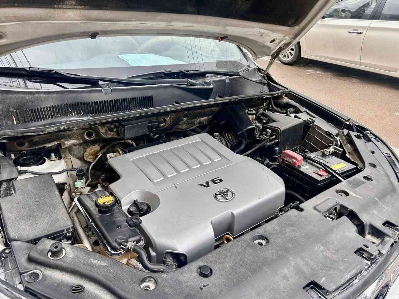 للبيع أو مراوس
تويوتا راف فور 2008 لمتد ( فول مواصفات ) رقم بغداد بأسمي 
محرك 6 سلندر 3500 بلادي
محرك وكير وتبريد كلهن مكفولات 
فول مواصفات : فتحة سقف - سستم صوت JPL بلادي - كراسي كهرباء - تبريد شاشة + مناخ منفصل - كراسي جلد - تحكم ستيرن وبعد بيها مواصفات هواية
بيها قطع صبغ ابيع حزام ( بدون حادث كلها ليبل واحد والصبغ توحيد لون لان صدفي ) 
شاصي لغد كلهة مكفول ، السيارة بلادية كلها
السعر / 86 وبي مجال ، مكاني بغداد - المشتل
رقمي / *********** اتصال أو واتساب
