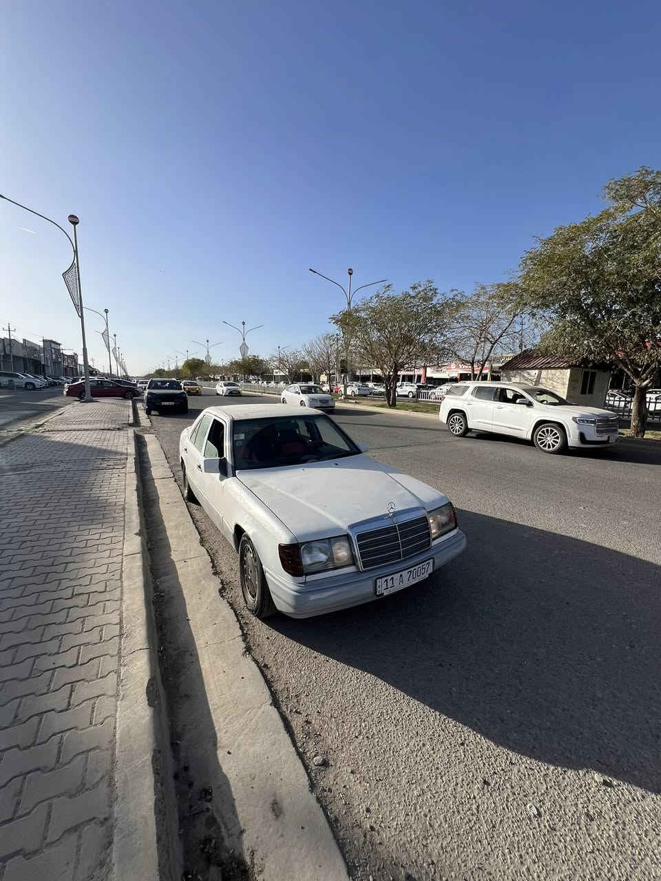 سلام عليكم مارسدس دب 86 محدث93
رقم بغداد دولي مميز بسمي رقم وهزه وسنويه كله جديد
محرك كير بطه3000
حجم السياره 300E
قماره وتكم كفاله من ضربه او ضرر
سياره حلوه ونضيفه فقط الكير مالها بي ضعف.  وتعال وشوف بعينك خير من الله. 
رقمي***********
سعرها مناسب
