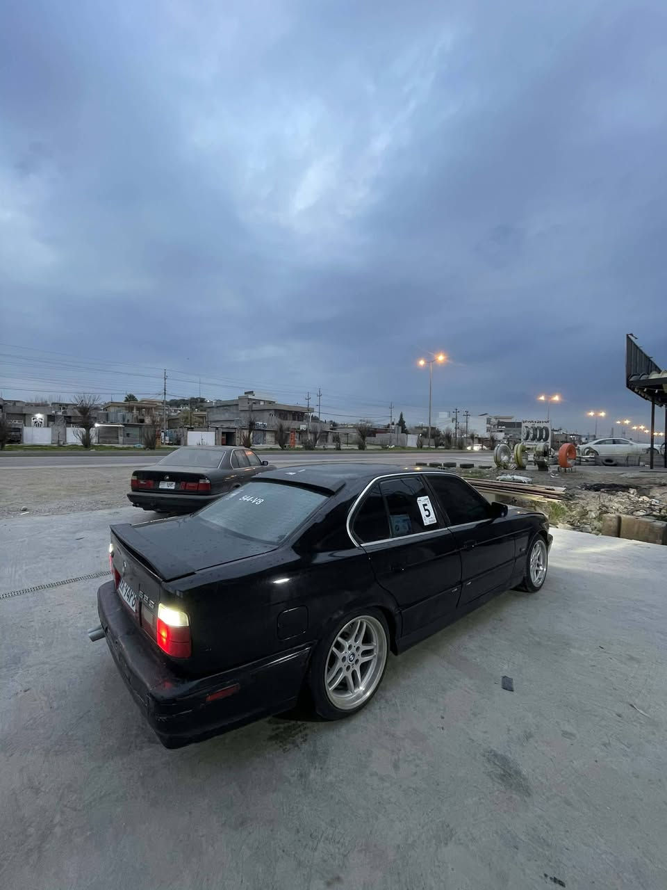 بیئێم سەنەوی 24 گەڵا 
بیئێم 1992 ی 520 ی گێڕ عادی 
نە دوکەڵ نە بوغار هیچ شتێ مەکینەی سفرە
موس و بڕاوە بەشەرت ساغ
لایت ئەڵقە و کامل زینۆن
سەیارەکە هەموو گیانی ئێمە 
چوار ویل و تایەی m18 دو سایز
تەنجیل و موکەبەرە مەزبوت
سعری خوار هەموو بازاڕە 
نرخی 24 گەڵا  
شوێن شارەزوور 
موشتەریت وەرە سەر ماڵەکە یەک سەعات مێشکم مەوە .
 لەگەڵ ڕێزم ❣️


**إذا كنت صاحب هذا الإعلان وتريد حذفه لأي سبب، رجاءا أرسل رسالة إلى الدعم الفني**