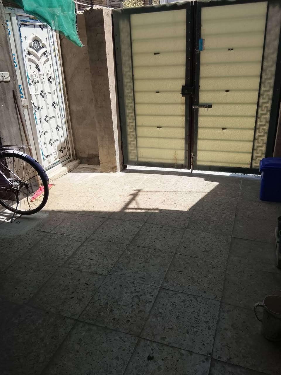 اسلام عليكم بيت زراعي للبيع مساحه ١٠٠ م. قريب على اتبليط للتواصل ***********
