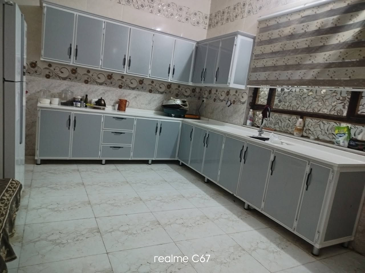 بيت للبيع
المساحة:- 200 (ركن )

يحتوي :- استقبال وصالة ومطبخ وغرفتين نوم وصحيات داخلية وخارجية
 
:-بناء حديث 

:- زراعي ((ومعاملة التطويب مالتة واصلة الناصرية))

العنوان :- قلعة سكر حي سعود 
(مقابل مدرسة سمانة عبر الشارع)

رقم الهاتف :- (***********)
