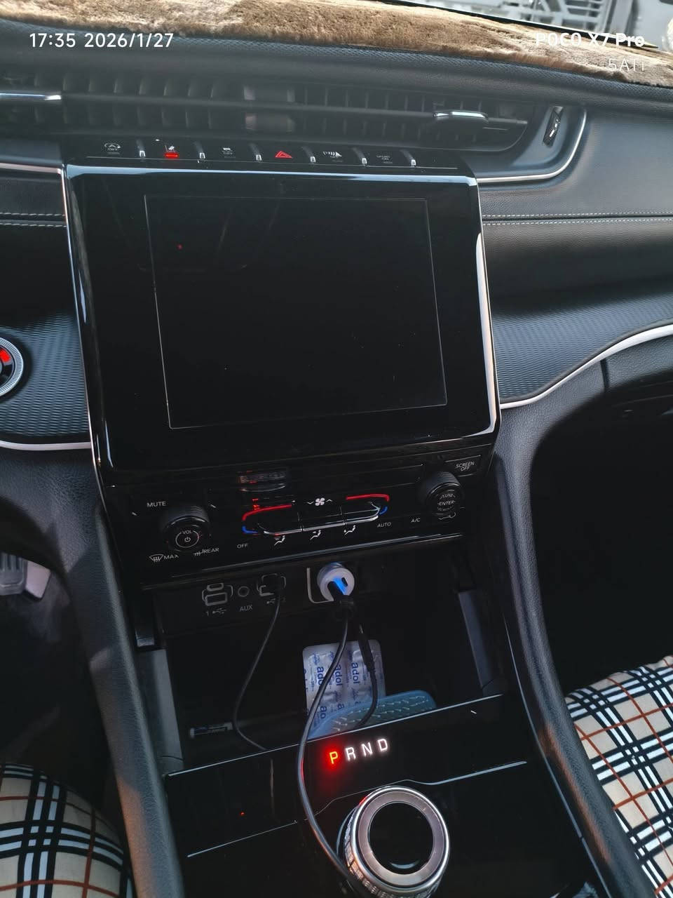 جيب لاريدو موديل 24
سبعه راكب محرك سته سلندر 
3600 للبيع او مراوس دورنگو 24
رقم الهاتف ***********
