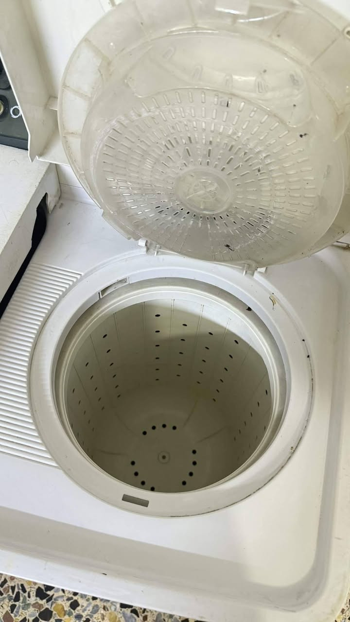 سلام عليكم غساله 21كيلو
شركه توشيبا اصليه مكفوله ماداخله تصليح بلاديه شخط مابيه نضيفه جداا شرط تغسل بطانيه وتنشفه 
وصوبه يابانيه نضيفه جداا 
مكاني العبيدي الراسه شارع 20 الغساله 100 والوصبه 60 
***********
