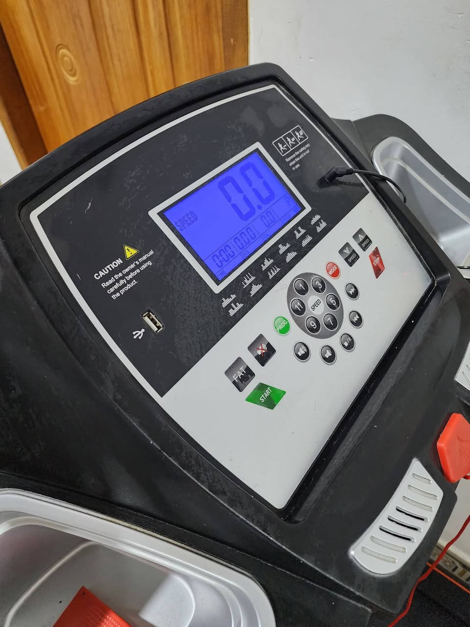 جهاز مشي فول مواصفات يتحمل وزن 140 السرعه 14 قياس نبض و جهاز مساج و 2 دامبل كيلو الجهاز كلش نظيف ما مستعمل السعر 350 
***********
