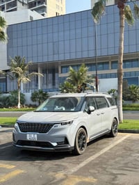 السلام عليكن كيا كرنفال محرك ٦ سلندر سمارت ستريم.  SX برستيج فول مواصف...