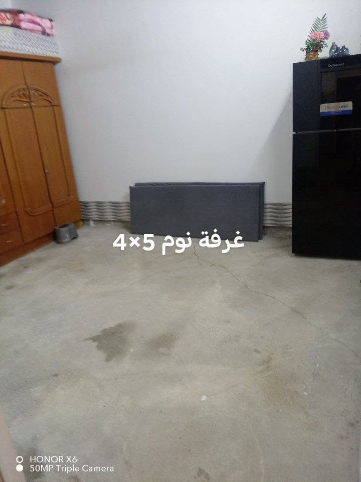 السلام عليكم يوجد بيت للبيع مساحه 100 متر واجهة 5 النزل20 زراعي مقابل معمل الغاز حي صدام 
كارت تمليك من البلاديه السعر 30 مليون وبي مجال 
هاتف *********** وتساب
