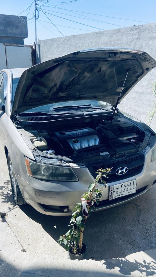 سوناتا ٢٠٠٦ امريكي مكينه ٢٤٠٠ دواخل وتبريد  شرط سياره مصبوغه حزام بيها جفيه البابين الخلفيات اليمنى كير ومكينه وتبريد وصدر شرط 
السعر ٧٢ وبيها مجال بيع مستعجل 
***********
