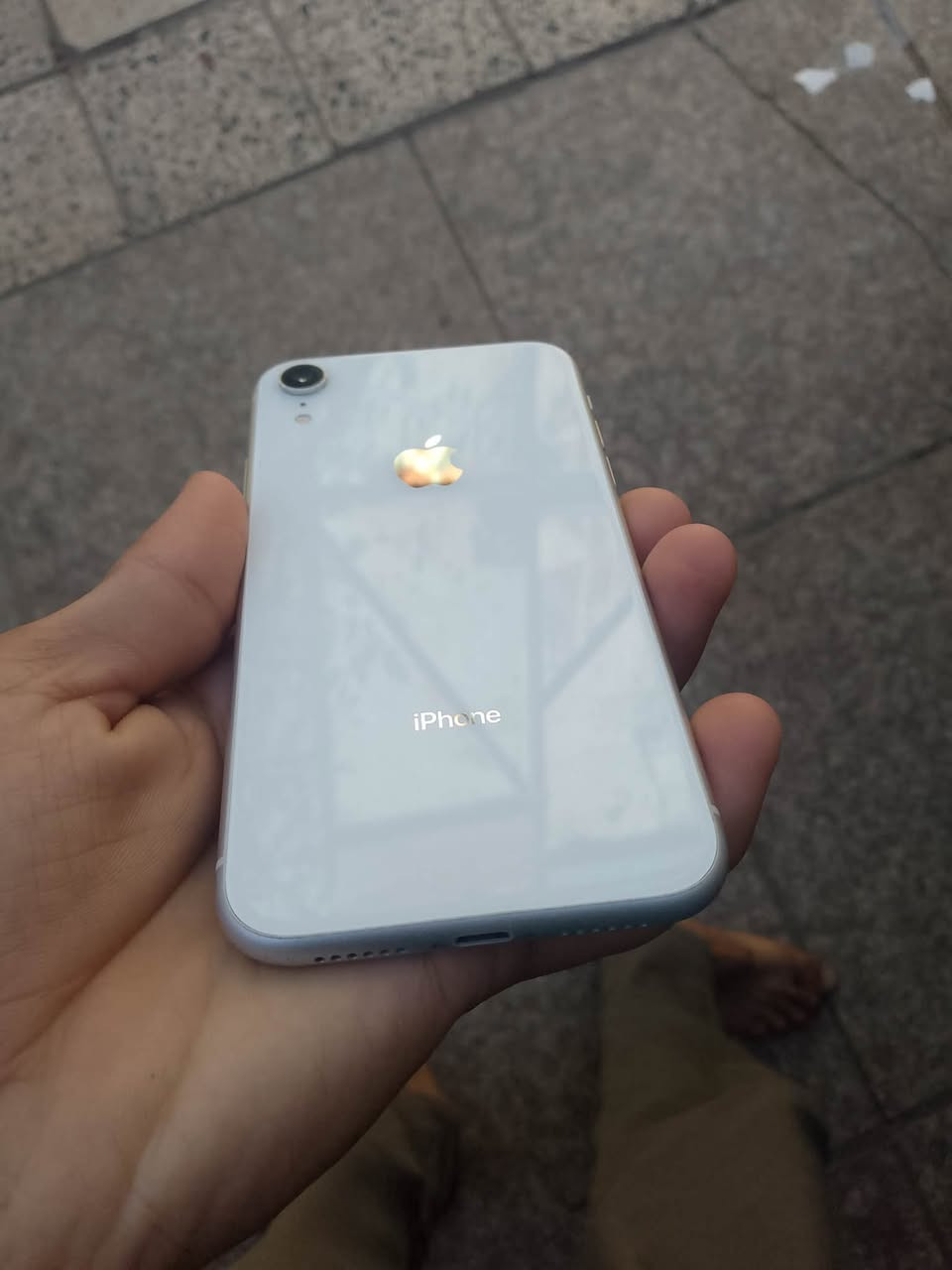 سلام عليكم آيفون XR مكفول وجديد كلشي ما مبدل ذاكره ١٢٨ بطاريه 76 سعر 180وبيًً مجال قليل ***********
