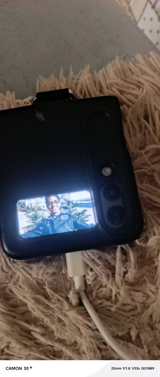 سامسونج فلب الجيل الثالث 
سعه البطارية 4000 مللي 
سرعه شحن 20W  
جهاز نضيف مرتب مستعمل شخصي
معالج سناب دراغون 888معالج محترم ويؤدي 
ذاكره 128 
بيع أو مراوس إيفوون فقط


**إذا كنت صاحب هذا الإعلان وتريد حذفه لأي سبب، رجاءا أرسل رسالة إلى الدعم الفني**