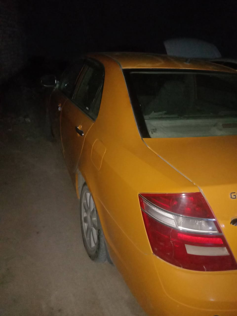 جيلي موبل للبيع موديل ١٣
محرك كير بحاله ممتازه 
كير عادي 
حداديه وصط 
شرط التحويل 
السعر ٣٨ مع المجال 
المكان ديوانية قضاء عفك 
ت ***********
واتساب موجود
