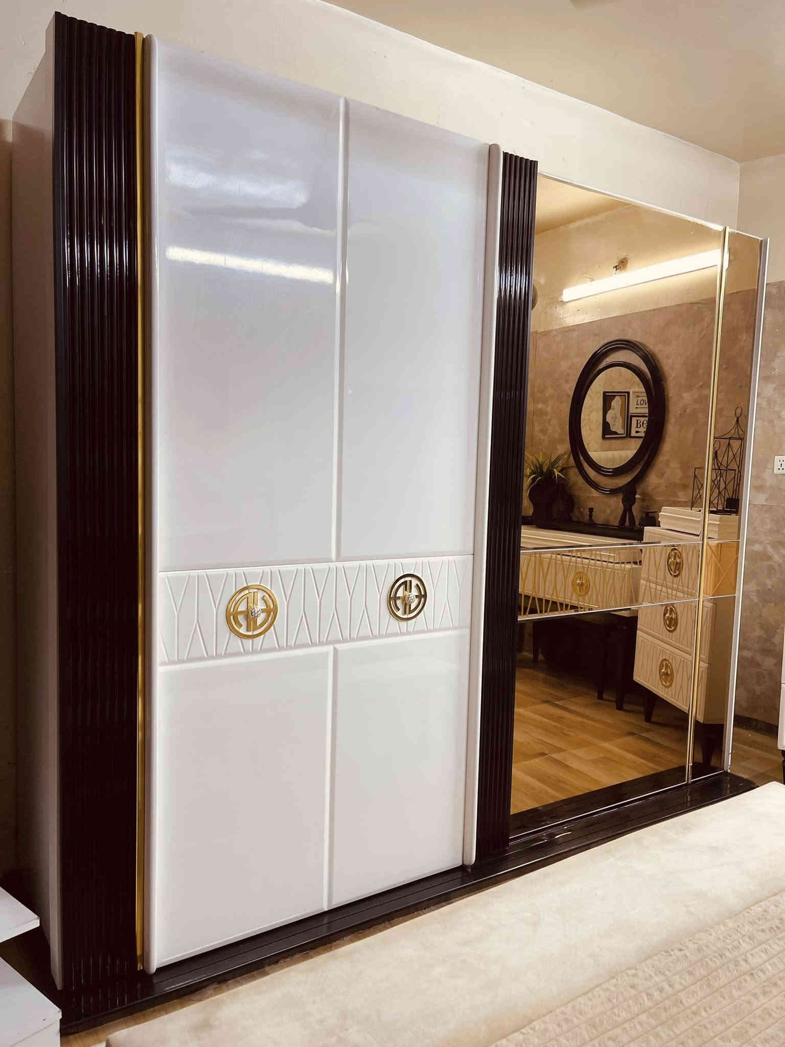 غرفه تركي مودرن 9قطع نضيفة مابيهه اي ضرر مكاني بغداد للاستفسار ‭0771 227 1579‬
