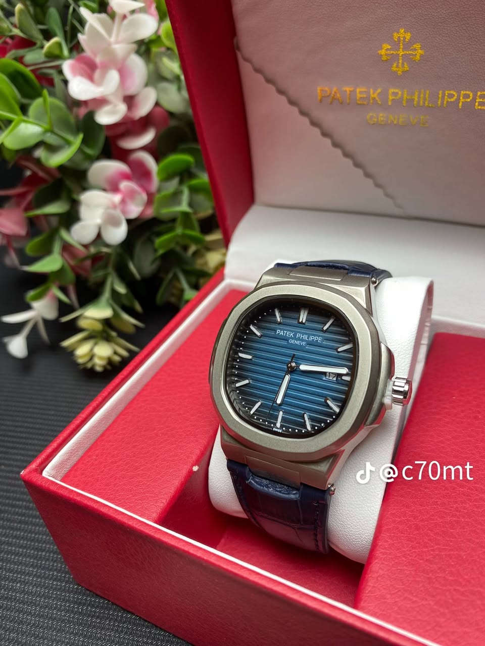 للحجز واتس ‭0773 634 5518‬
تـوجـد خـدمـه تـوصـيـل
