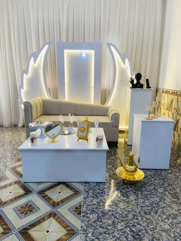 كوشات انديف للبيع العدد 3
ميسان حي الحسين الجيد (مطالعات ولا مره )

عدد القطع الكوشه الوحده 4
عدد الطبالات الكول 9
عدد قطع للكوشات التلاثه يطلعن 21
معه المسرح 
معه الزينه كامله على طبلت 
***********
