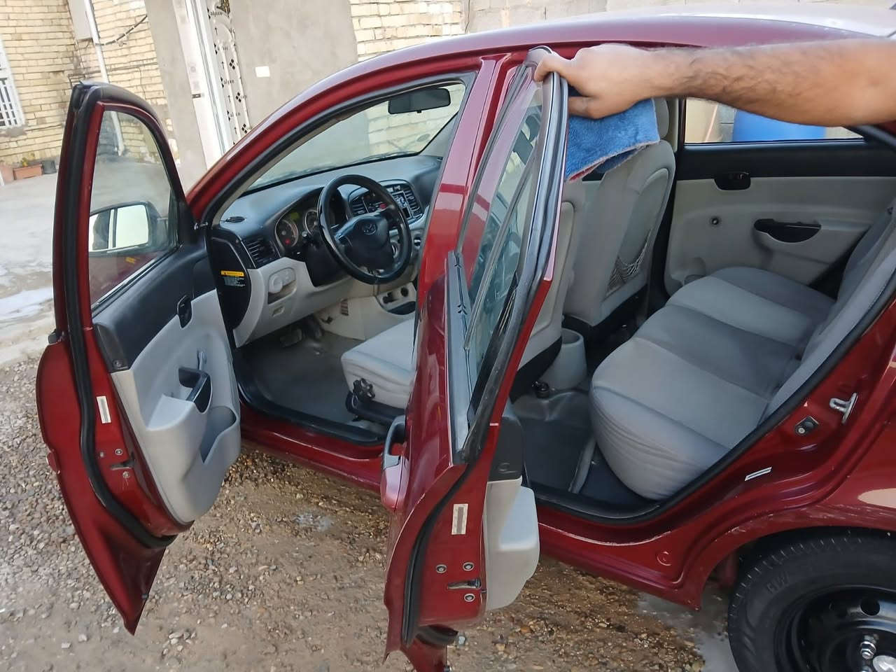 السلام عليكم اكسنت ٢٠٠٩ وارد امريكي رقم ديالى بسمي حادث  بنيد فقط سياره ليبلل واحد الاتصال ***********
