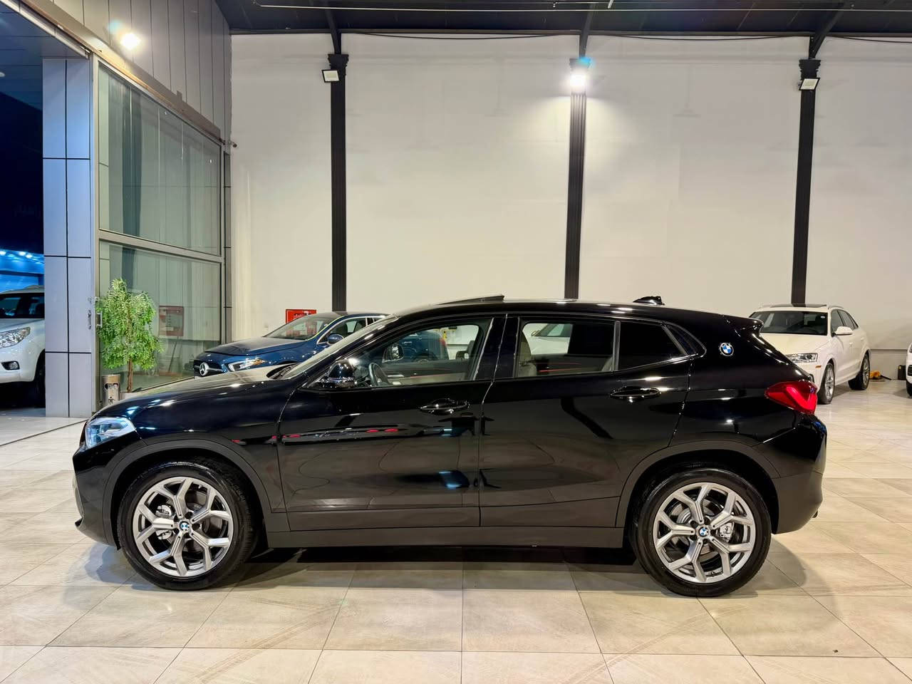 BMW X2  2022
2.8 terbo  xdrive 
فول مواصفات 
لايتات ليد متحرك 
حساس خلفي امامي 
رادار امامي تحديد مسار 
بانوراما 
كشنات جلد هيتر ميموري 
صندوق كهرباء 
بصمة تشغيل 
٢ قطعة صبغ بدون داخل بدون ارباك 
208$
*********** وتس اب 
*********** أربيل, العراق
