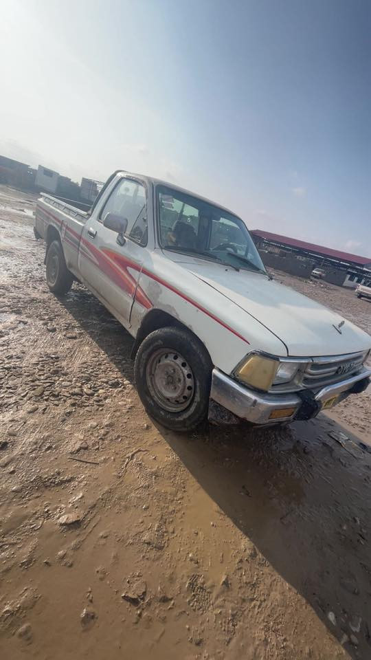 للبيع بيكم موديل 1991 رقم بغداد صدامي شرط التحويل مصبوغ عام محرك گير اكسن شاصي شرط المكان الموصل السعر 40 ومجال قليل***********
