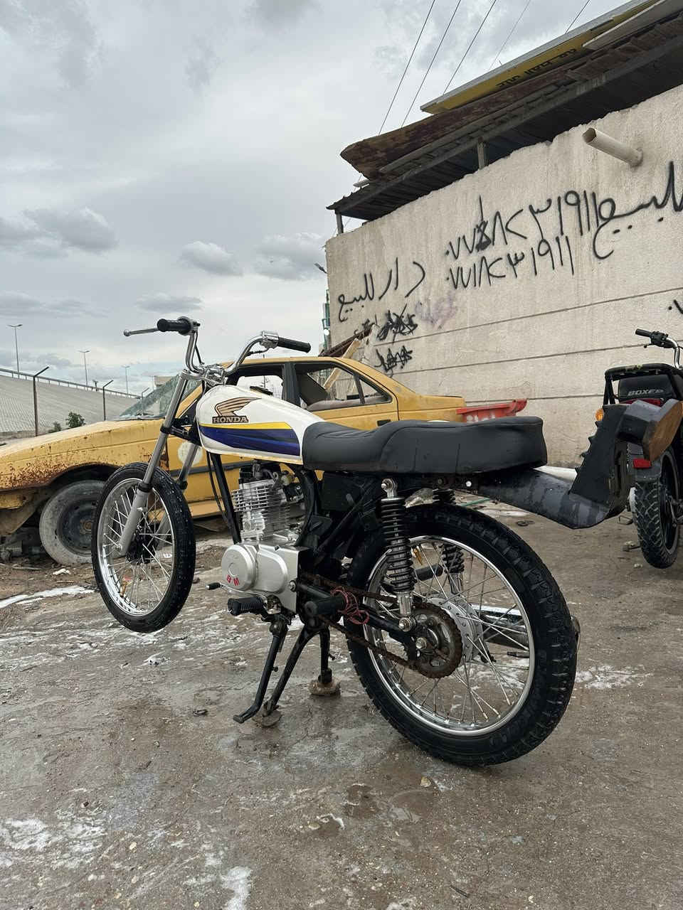 تعمير جديد سيجي بي ام مكينه بطله معدل شرط ١٣٠ صارله اقل شهر من معمره دراجه سامته ونصبه شوفه عينك سيبايه ثقيل كشن تفصال دواسات تفصال دراجه مرتبه وبرغي مامفتوح بيه سعره ٥٥٠ مجال حك الجيه مكاني كزيزه رقمي ***********
