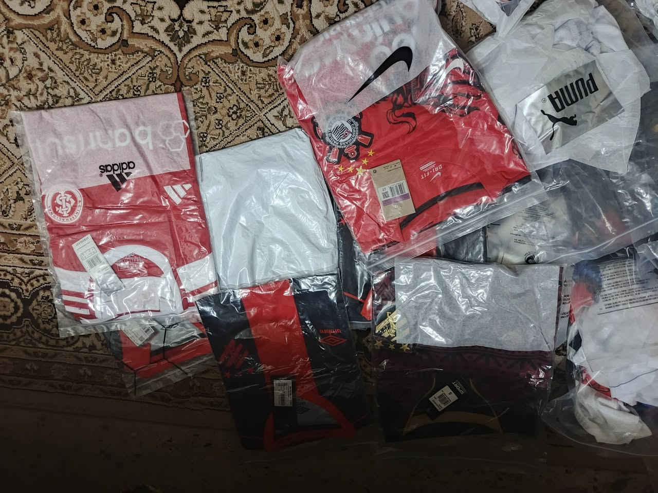 دريسات سعر القطعه 3الاف تقريبا بيهن من 65الى 70دريس واتساب ***********
