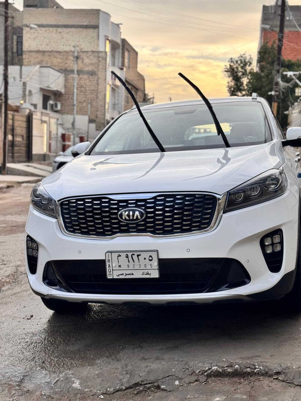 السلام عليكم
كيا سورنتو خليجي 2020 كلين  السيارة ماشالله ما ناقصها اي شي نظيف جداً 

المحرك: 6 سلندر V6

المواصفة: خليجي

الممشى: 73,000 كم فقط

الحالة: بدون حادث – بدون صبغ – السيارة كليني

شاشة واحدة فقط

⸻

شاشة وسطية واحدة

تحكمات على الاستيرن

كراسي أمامية كهربائية

مكيف قوي جداً

كاميرا خلفية

حساسات أمامية وخلفية

مثبت سرعة

أنظمة أمان (ABS – ESP – وسائد هوائية

جنوط ألومنيوم

مرايات كهربائية قابلة للطي مع إشارات

تصميم أنيق ونظيف

السيارة جاهزة ومكملة وشرط التحويل ثاني يوم 

⸻

الموقع - بفداد - البلديات 

السعر 270$ وبيها مجال جداً بصيط 

للاستفسار : ***********
