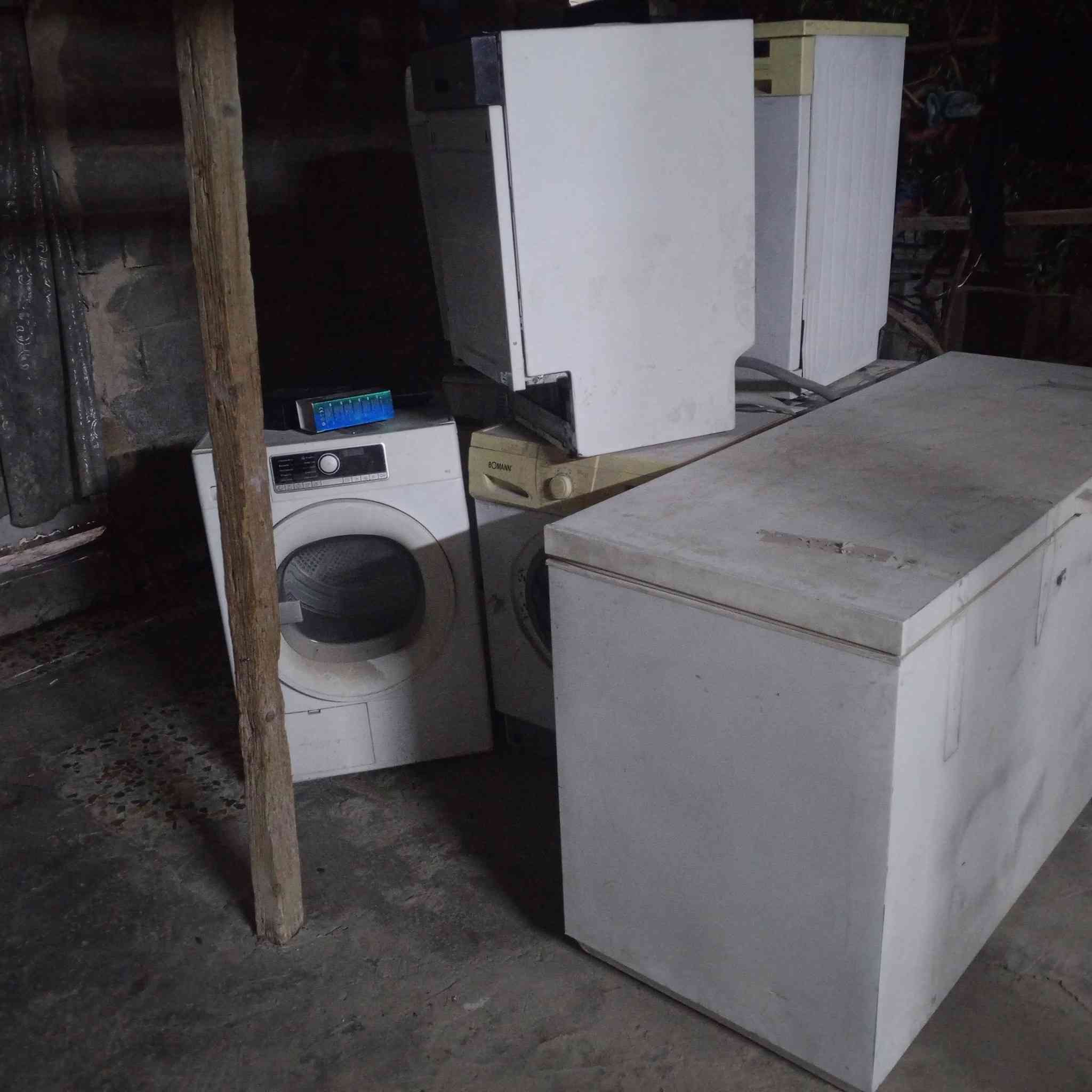 غسالات صحون وملابس ما مفحوص بيع شلع 25قطعه سعر القطعه 50قفل عنوان بغداد حي السفير ***********
