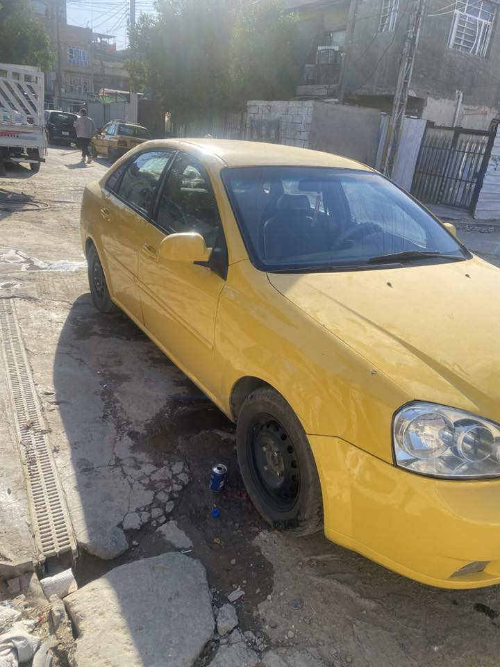 السلام عليكم أوبترا شركه العامه ٢٠١١
سياره خير من الله تجي وشوف بعينك تريد تحويل تريد وكاله 
حادثها مبدل باب سايق 

السعر ٦٢ ورقه وبيها مجال للشراي 
مكاني بغداد حي اور 
***********
