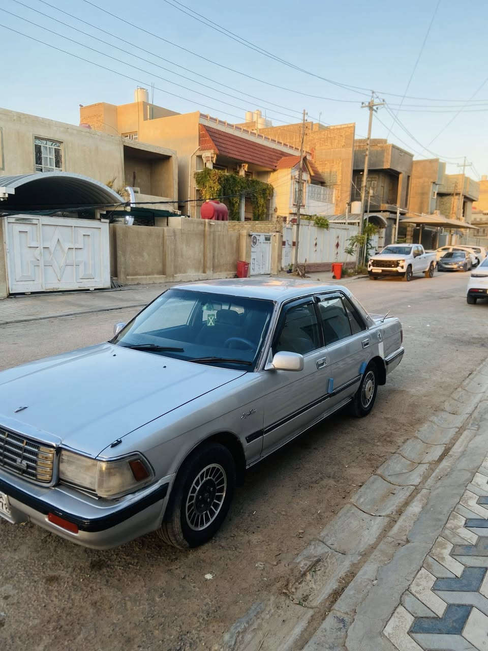 سلام عليكم
سيدان موديل 90 للبيع 
مكينه 2500
تبريد شغال ثلج 
مكينه وكير كفاله 
تخم تاير جديد ترايك وين ما يعجبك من البصره لدهوك
رقم نجف انكليزي  
مكان السياره نجف مداور ثاني يوم سعر 45 بيها مجال 
الرقم *********** وبي واتساب
