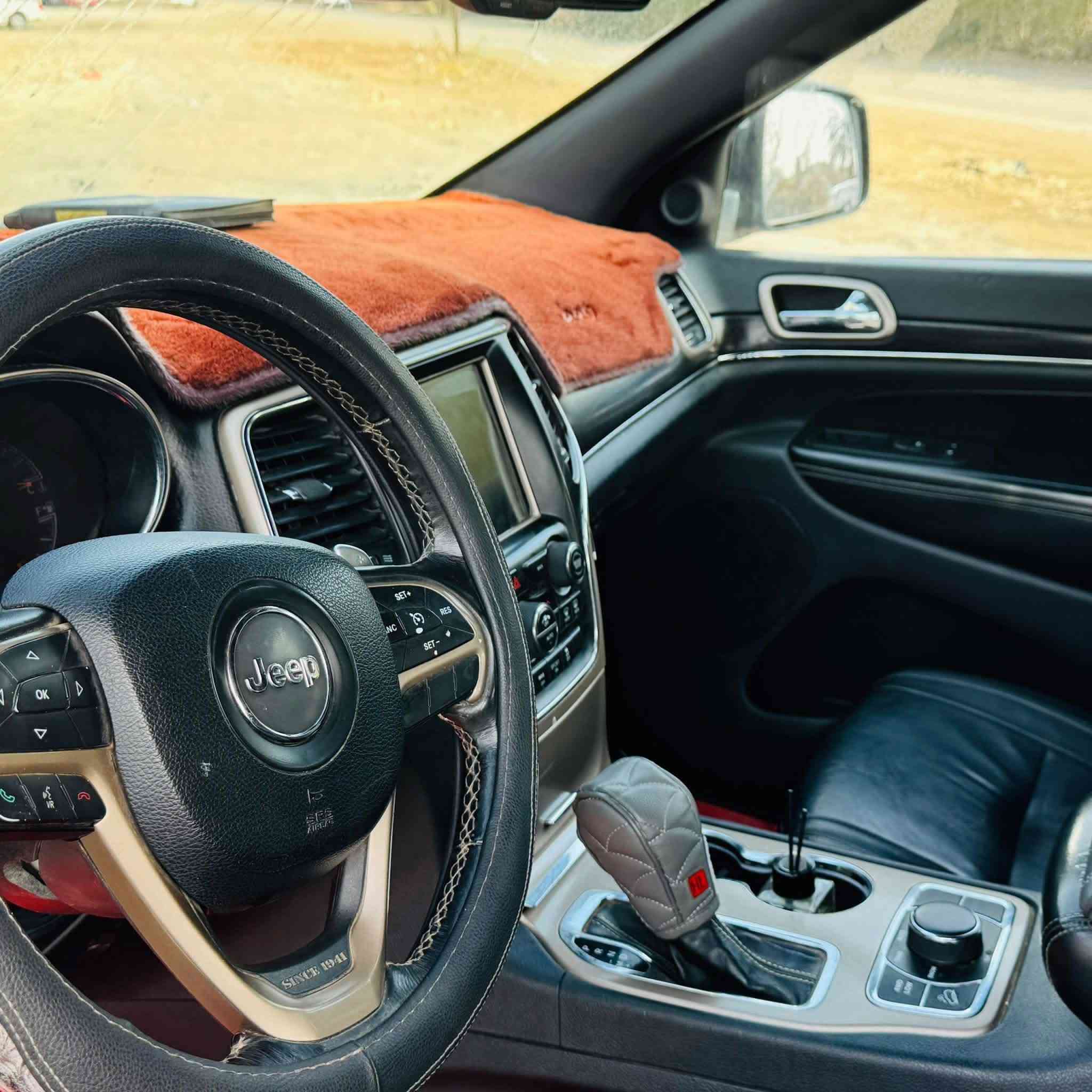 جيب موديل 2016 فول مواصفات وارد أمريكي مكفولة من كل شي فقط بيها صبغ بنيد وجاملغ وكل المواصفات بيها تحويل ثاني يوم مكانها جبله بابل للاتصال واتساب ***********
