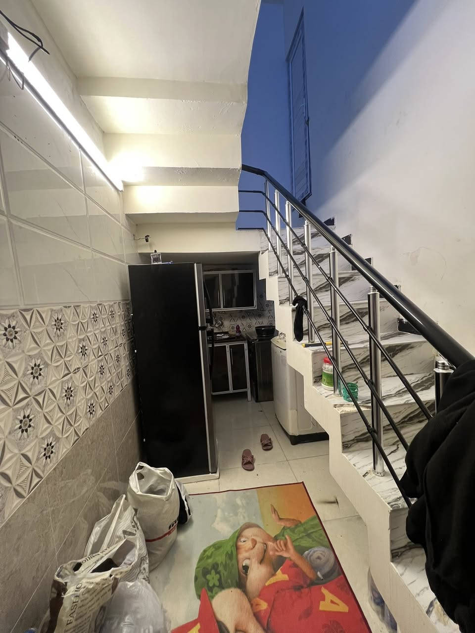 السلام عليكم بيت مساحه 40 متر طابقين غرفه فوك واستبقال  ومطبخ ابو دشير الشهداء قرب تقاطع علي العتابي 
***********
