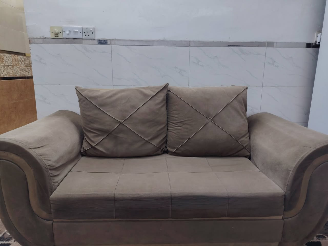 عندي نص تخم للبيع (كرسيين و قنفة) كلش قويات السعر 90 و بي مجال للشراي


**إذا كنت صاحب هذا الإعلان وتريد حذفه لأي سبب، رجاءا أرسل رسالة إلى الدعم الفني**