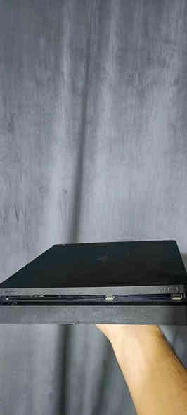 بلي فور سلم ps4 slim نضيف جدا ذاكرة 500 مع جوستكات ثنين وقرص call of duty القرص وحدة سعرة 70 الف اني انطي هدية وي الجهاز وايضاً ويا حساب بي العاب نظام 13.02 اون لاين تكدر تتواصل وياي هنا او على رقمي *********** مكان الناصرية سوق الشيوخ سوق الشيوخ
