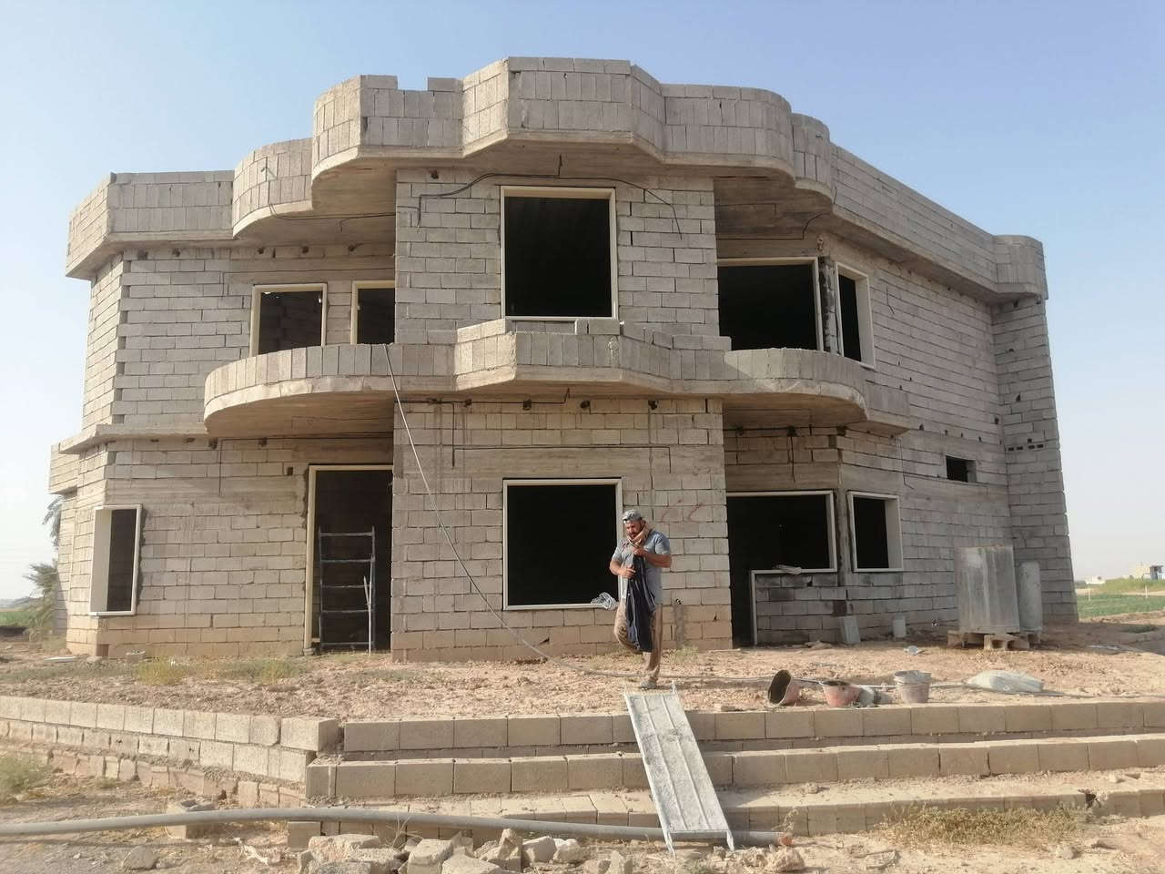 يوجد كادر حجر حلان بسعر مناسب شغل شرط هندسه من يرغب بل عمل يتصل عل خط و الخاص مفتوح ***********
