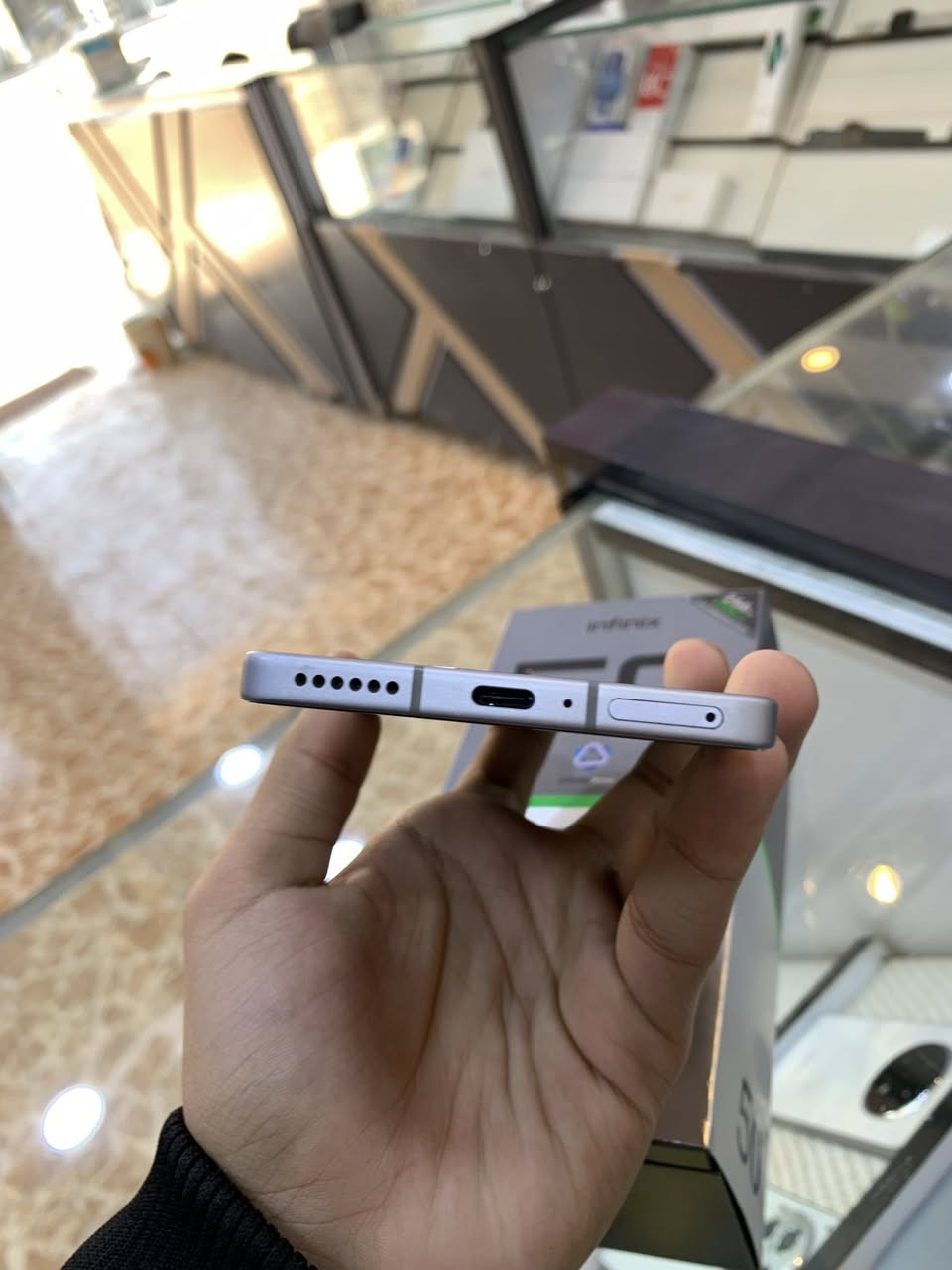 infinix note 50 Pro مستعمل
بطارية 5200
نضافة 99%
ذاكرة 256
السعر 250 الف 

العنوان سامراء / حي الضباط الأولى /مقابيل سوق الضباط الكبير 
مركز زيد للاتصالات 
للاستفسار والتواصل واتساب أو  على الرقم 
*********** 📱📞

