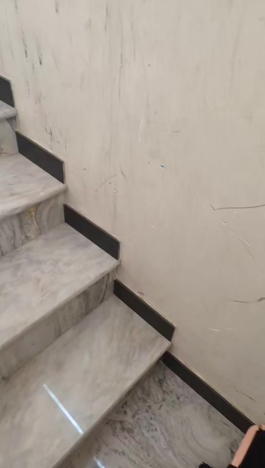 نصف قطعه للبيع مدينه الصدر قطاع ٧٣ بسمي الشراري يتصل على الرقم (***********)
