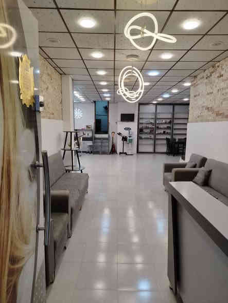 صالون للبيع كامل شغله خير من الله سبب البيع السفر والانتقال
