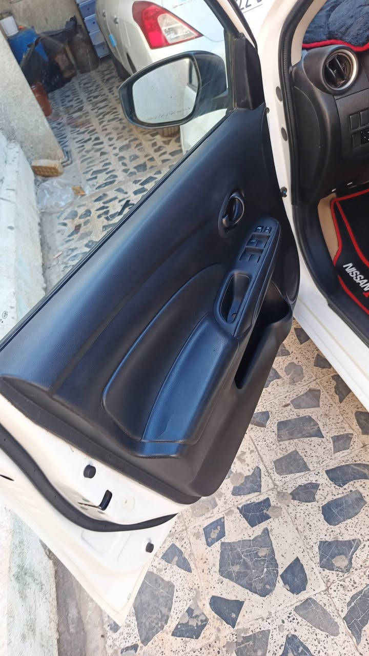سني موديل ٢٣ مصري
ماشية ١١٠ قابل للزيادة 

مبدل بيها جملغين اثر طخات صغار وجملغات لبلادية موجودة اطيكياهن وي سيارة

بيها طخة من ورة صاير اكو رصعة صغيرة بشاصي اكتبلي ودزلك الفديو  وبيها طخات صغيرة بل بوب موضحة بسونار

سيارة رقم اربيل باسم شركة باركود تريد تحويل تريد وكالة 

سعر سيارة ٩٢ وبيها مجال حك الجية ميعجبك المنشور عبرة 

السيارة تبريد حدادية كير مكينة مكفولات 

مكان السيارة بغداد العامرية
***********
