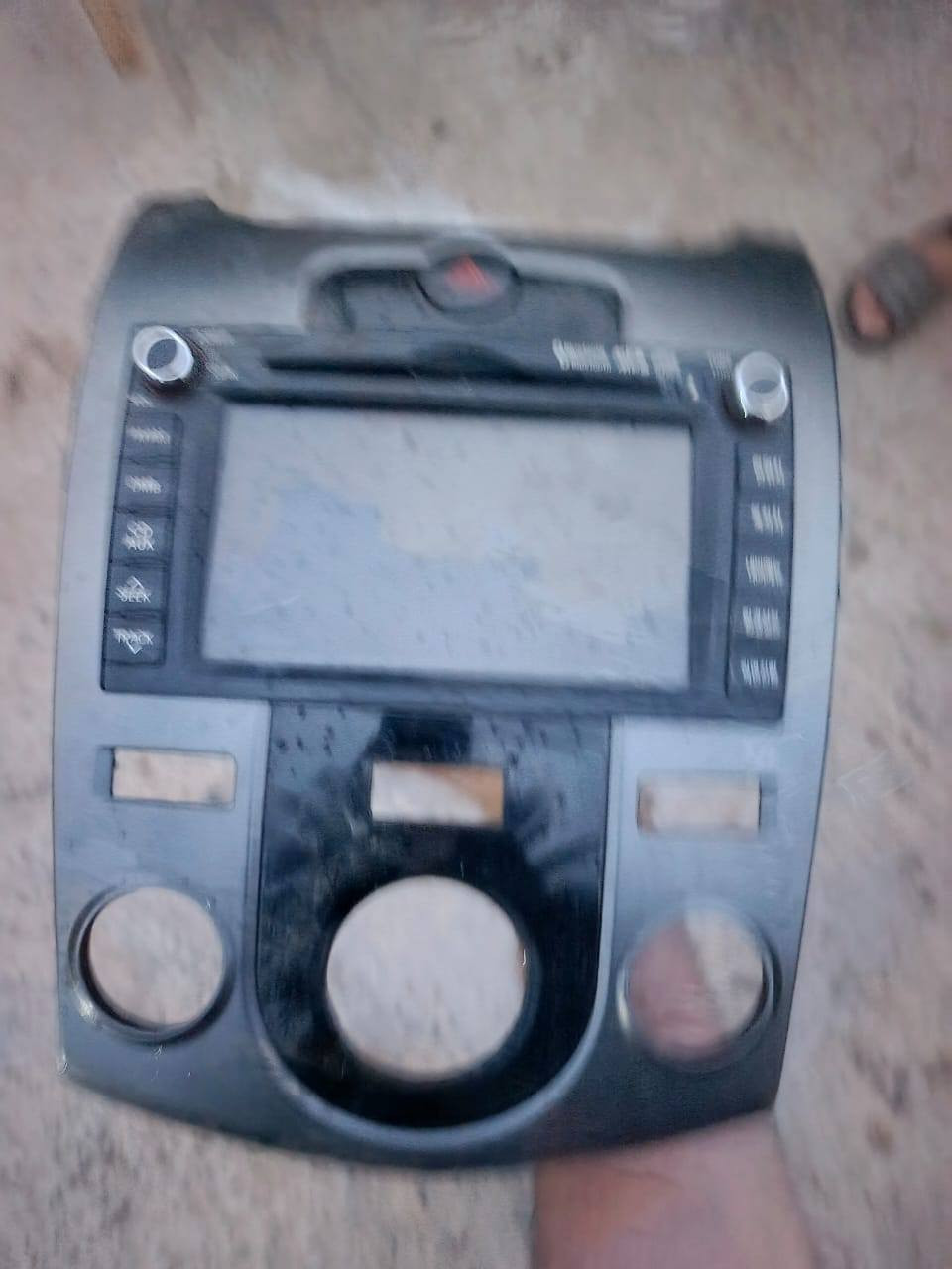 غراض سيراتو تفصيخ حاويه من موديل ٩ الى ١٣ والنترا من ٧الى ١١ يوجد توصيل جميع المحافظات 5000الف الاستفساررًالاتصال عل الرقم *********** الحجز واتساب أو خاص
