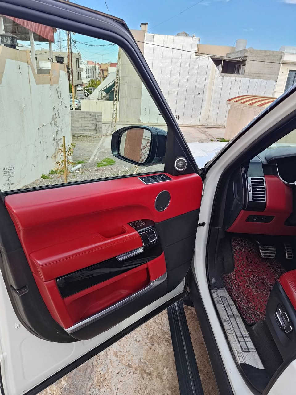 رانج روفر 2013 فوگ
خليجي وكالة سردار
فول اوتوبايوگرافيك 
يعني فول الفول
محرك 8 سوبرجارج
ماشية 82 الف كيلو 
كلين ولا قطعة صبغ ولا تبديل 
داخل احمر - دوسات كهربائية - كشنات تدفئة و تبريد - كشنات مساج 
سقف باموراما 
السعر 310 ورقة 
المكان كركوك 
***********
