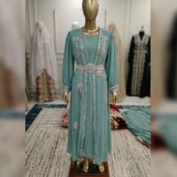 ملابس • بعلامته • صور وفيديو
