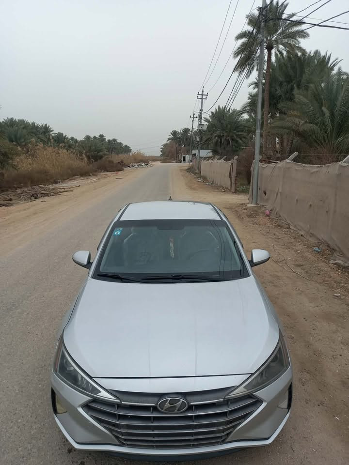 سلام عليكم للبيع هونداي النترا موديل ١٩ امريكي 
بيها أربع قطع رقم بغداد دولي  سونار موجود 
مواصفات نص فول مكينه ٢٠٠٠ دوش كير AT
حداديه تبريد تخم ويل وتاير جدد 
مكاني كربلاء شارع بغداد السعر ١١٠ وبيه مجال
***********

