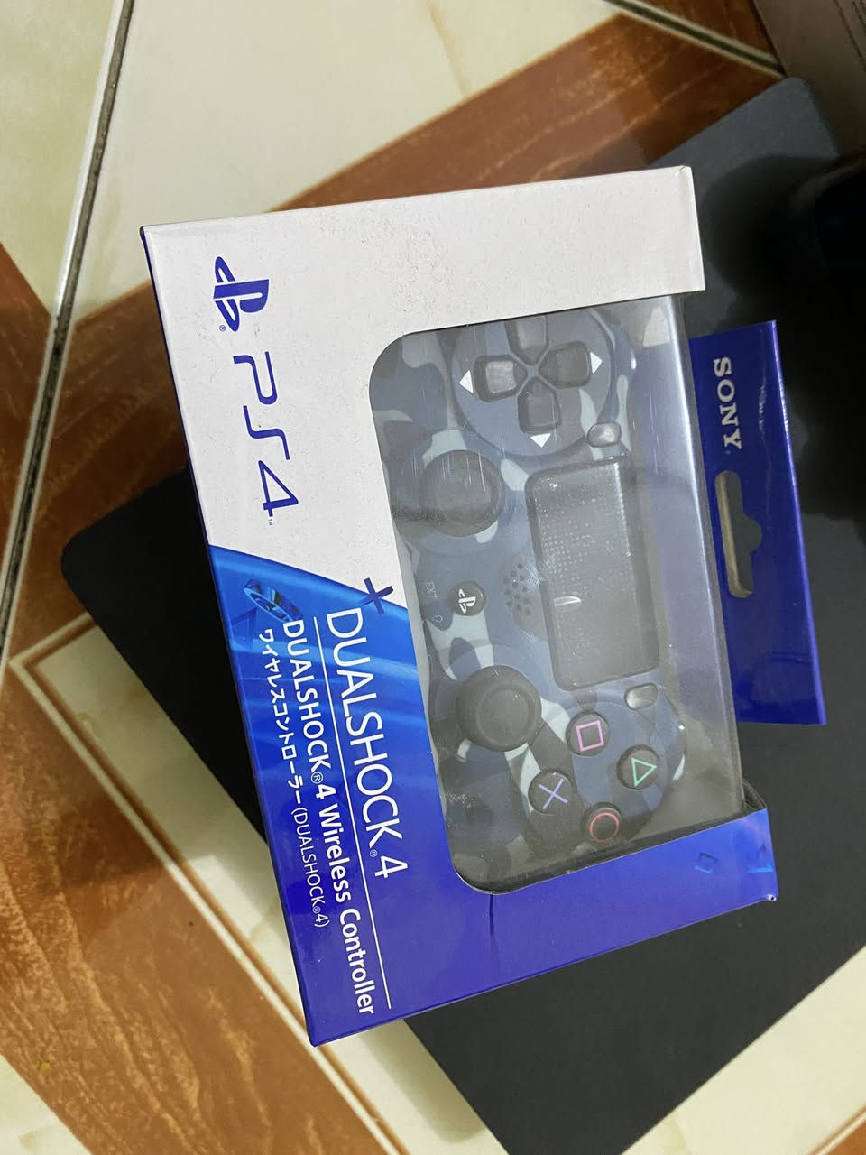 السلام عليكم ps4 للبيع مستعمل قليل كلش ونضيف وياه حساب امريكي وجوستكات 2 غراضة كلهن كاملات تحديث (13.50) 

سعر 250 
*********** هذا رقمي واتساب فقط
مكاني ناصرية مركز
