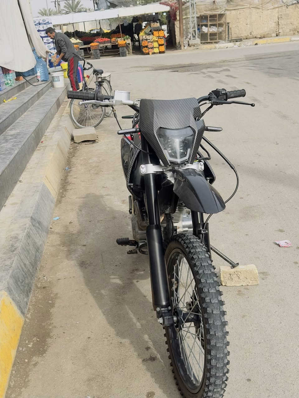 سلام عليكم 
قفاز CRX موديل 2024 الدراجة كفالة عامة شوفت عينك 
الكفرات كاربون فايبر 
الدراجة شلعة ومعدل خير من الله 
للرقم ***********
العنوان ديالى بعقوبة
