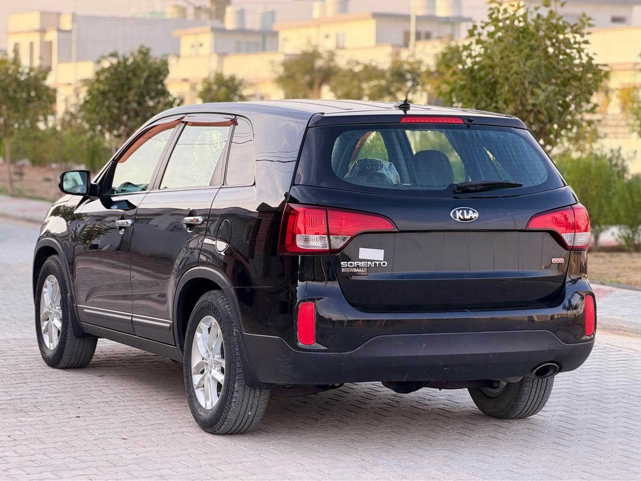 🚘 – كيا سورنتو 2014 وارد أمريكي 🇺🇸
 (( رقم ديالى الماني سنوية باقيلها سنة )) 
  ----- سعرها 132 بيع مستعجل سياره جديده ------
🔹 محرك: 4 بستم (V4)
🔹 الممشى: 99 ألف حقيقي
🔹 الاستخدام: شخصي
🔹 الحالة: جداً نظيفة ومرتبة
🔹 الضرر: خفيف جداً (صور الضرر مع سونار داخل منشور)
🔹 بدون أي دواخل
🔹 شرط الفحص كامل (چاملغ + حافة البويند)

📍 الموقع: ديالى – خانقين
📞 للاستفسار: ‭***********‬
📞 للاستفسار: *********** خناقين, ديالى
