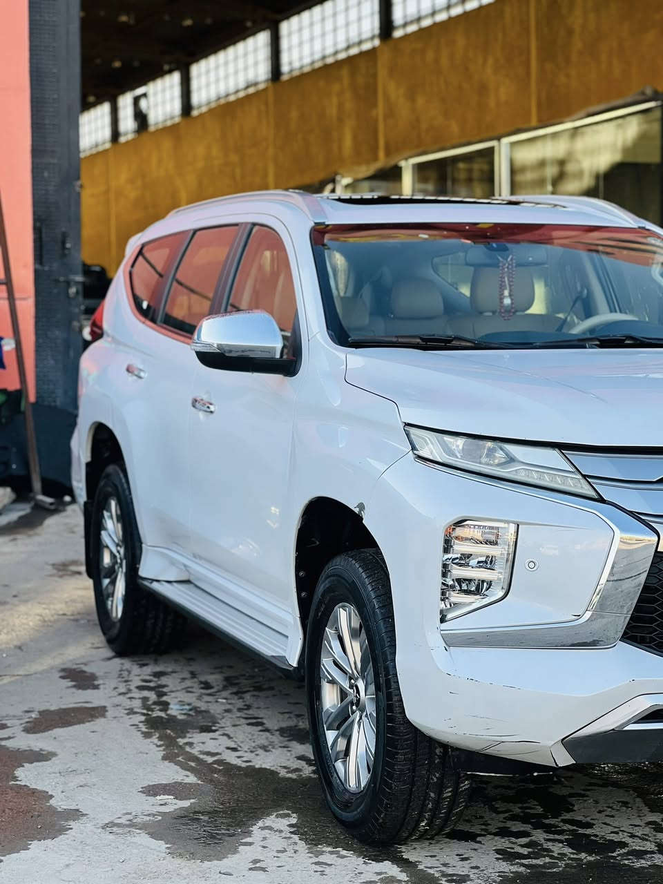 سلام عليكم 
سياره باجيرو سبورت مونتيرو
موديل 2020 
موصفاتها 
شاشه 
كامره خلفيه
حساسات امامي وخلفي
7 راكب
اشاير بلمري
شفتات استيرن
محرك 3000
فتحت سقف 
وباقي الموصفات
سعر 225 وبيها مجال 
رقم الهاتف ***********
